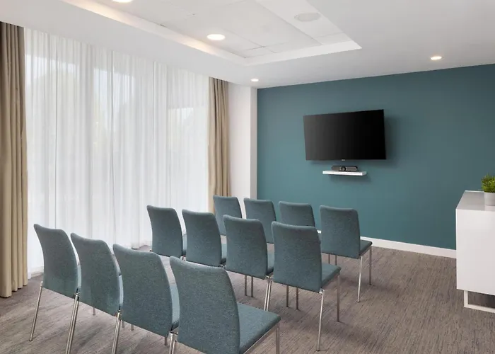 Hampton By Hilton London Stansted Airport
